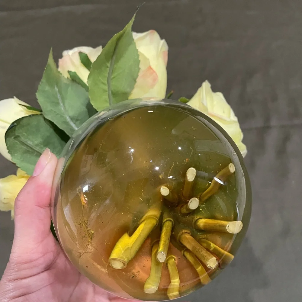 Elegant Cream Rose Arrangement in Glass Vase